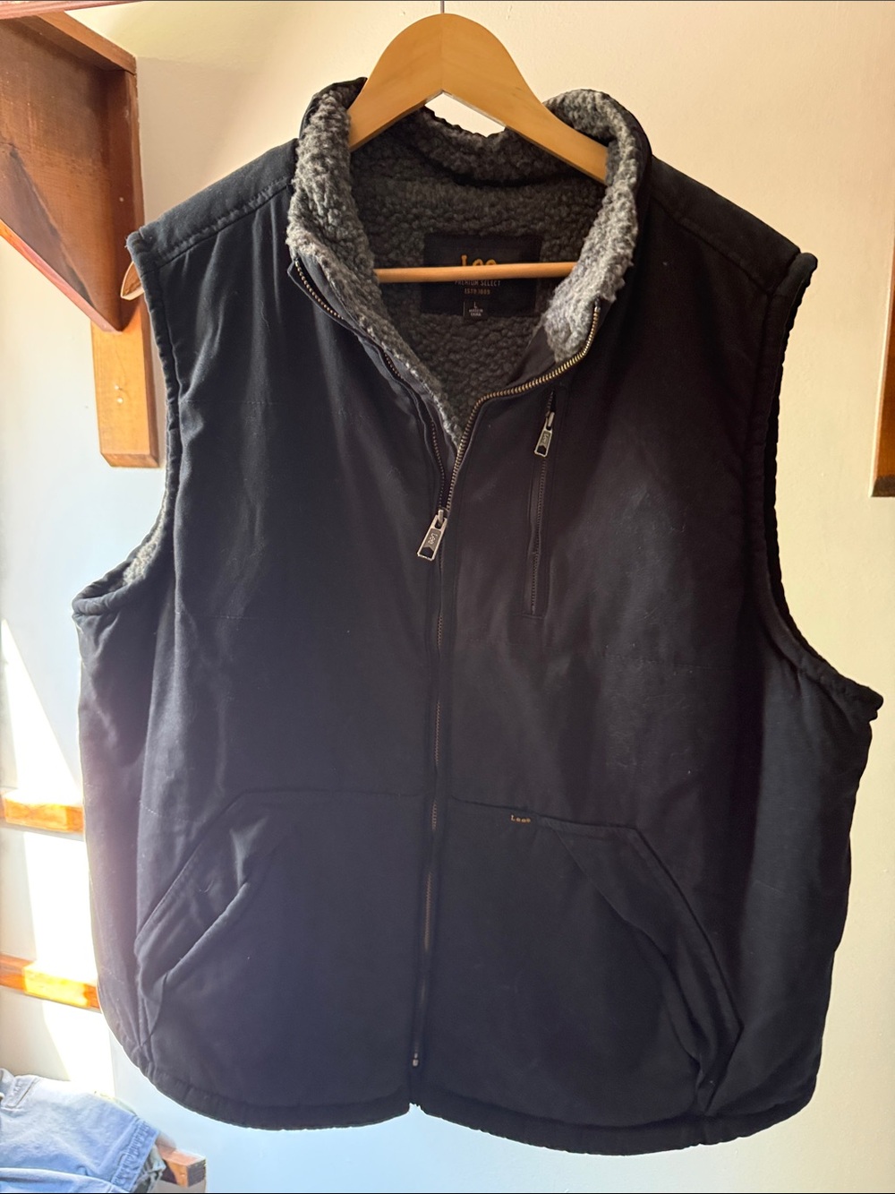 Lee Men's Black Sherpa-Lined Zip Vest